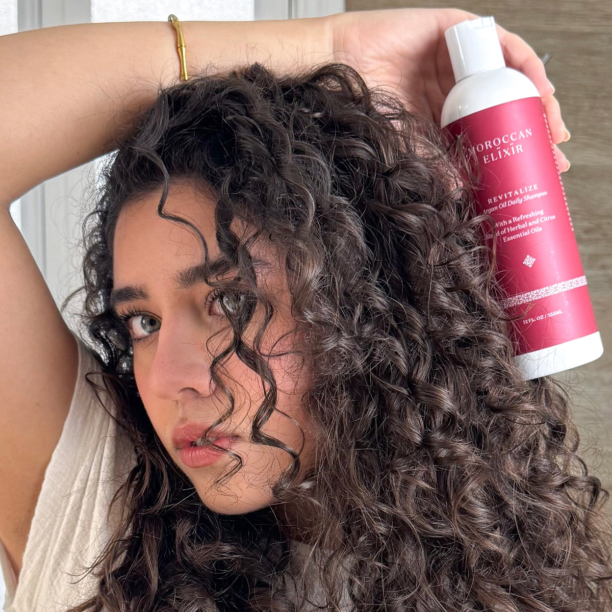 Model-Argan-Shampoo_1200x1200.